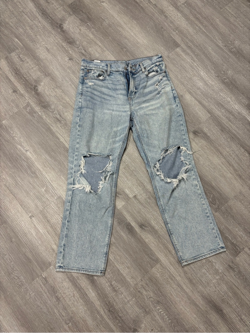 American Eagle Outfitters Light Wash Distressed Boyfriend Jeans